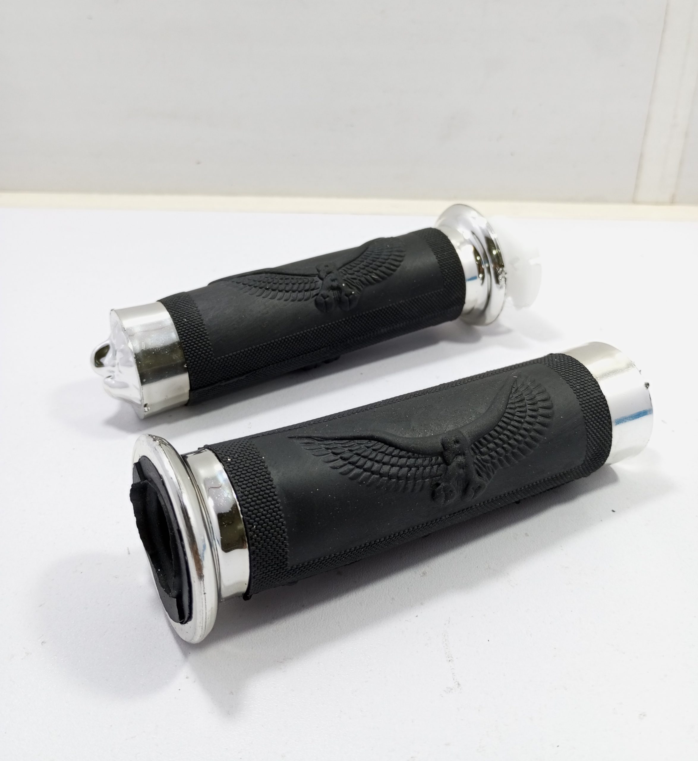 Eagle Design Handle Grip Universal - Image 2