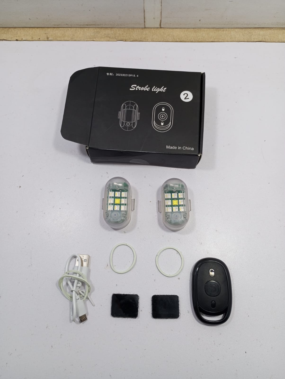 Mini Strobe Light With Remote - Image 3