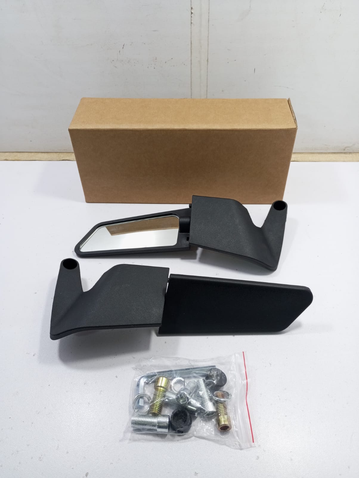 Wing Mirror With Plastic Body - Image 2